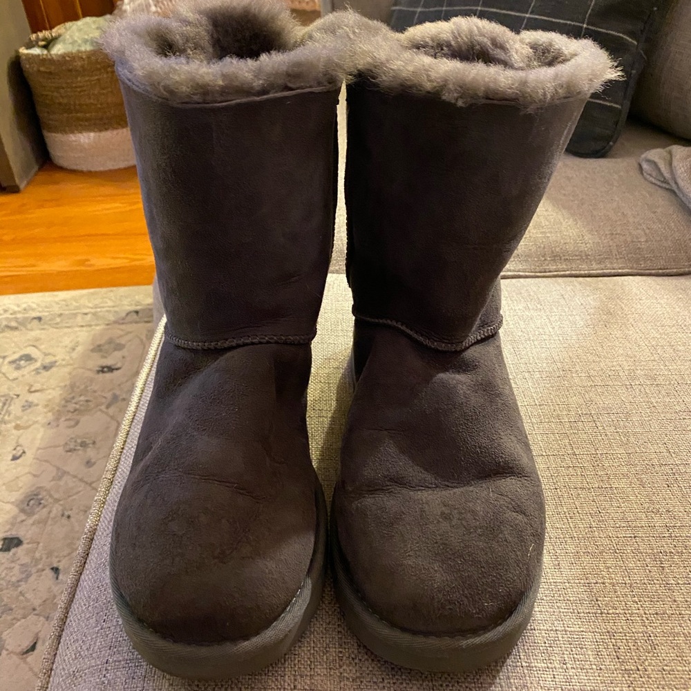 Ugg boots, grey, bows